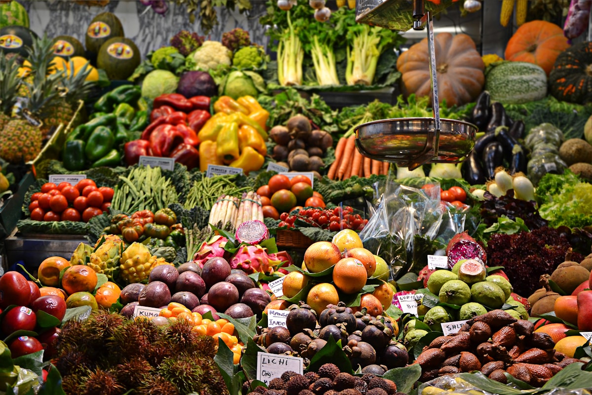 Verdure fresche di stagione colorate